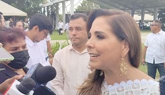 Plantea Mara Lezama mejor atención al turismo al director del INM